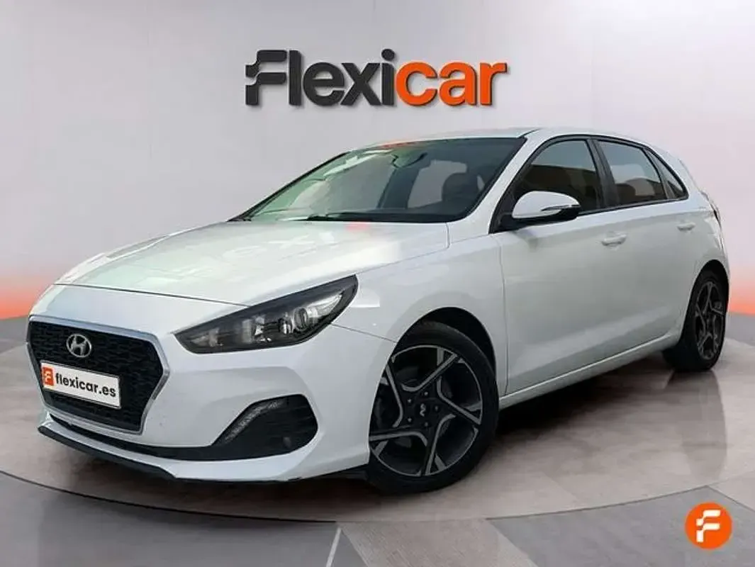 Usado Hyundai i30 116 CV (85 kW) 2020 Blanco Utilitario