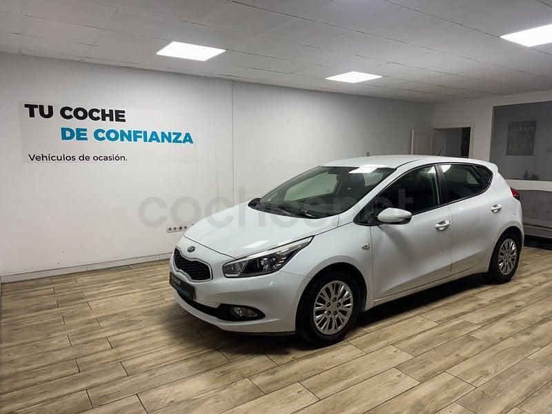Usado Kia Ceed GT 90 CV (66 kW) 2013 Blanco Berlina