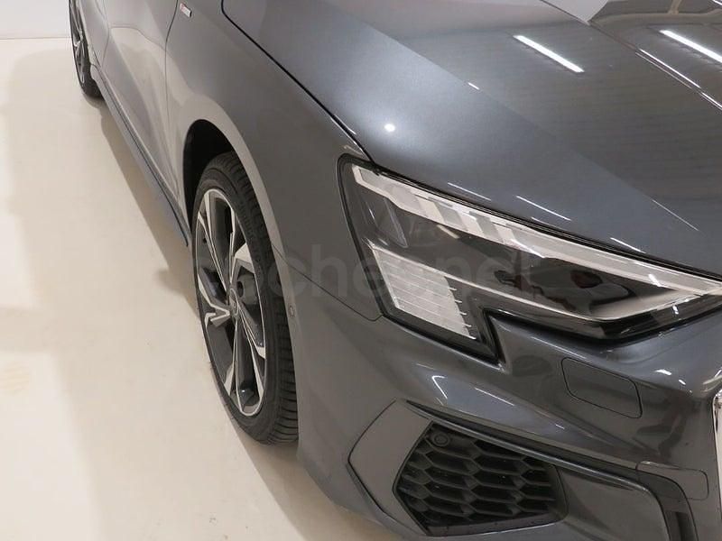 Usado Audi A3 204 CV (150 kW) 2025 Gris / plata Berlina
