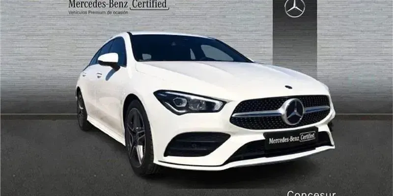 Usado Mercedes CLA200 Shooting Brake 150 CV (110 kW) 2022 Blanco Familiar