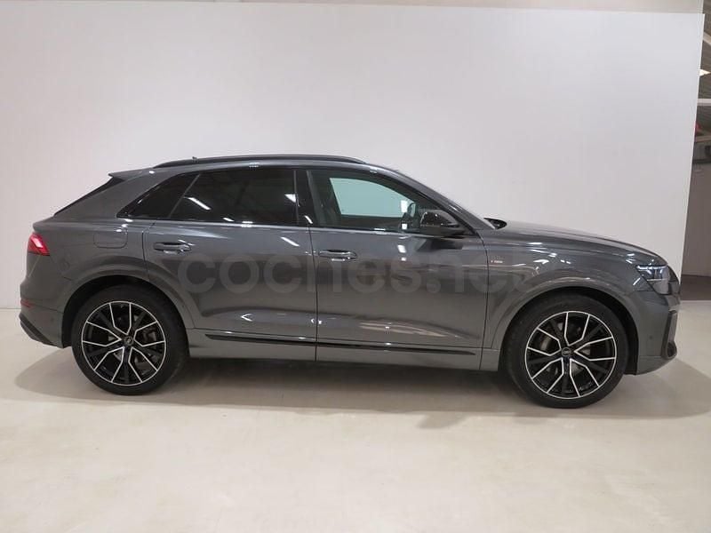 Usado Audi Q8 286 CV (210 kW) 2025 Gris / plata SUV