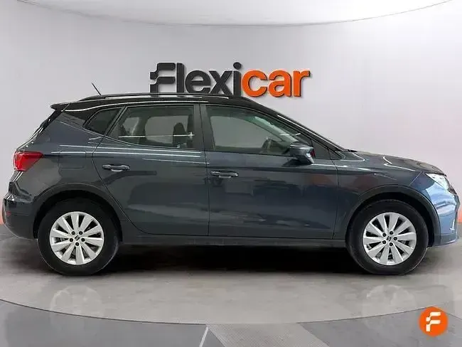 Usado Seat Arona Style 110 CV (80 kW) 2023 Azul SUV
