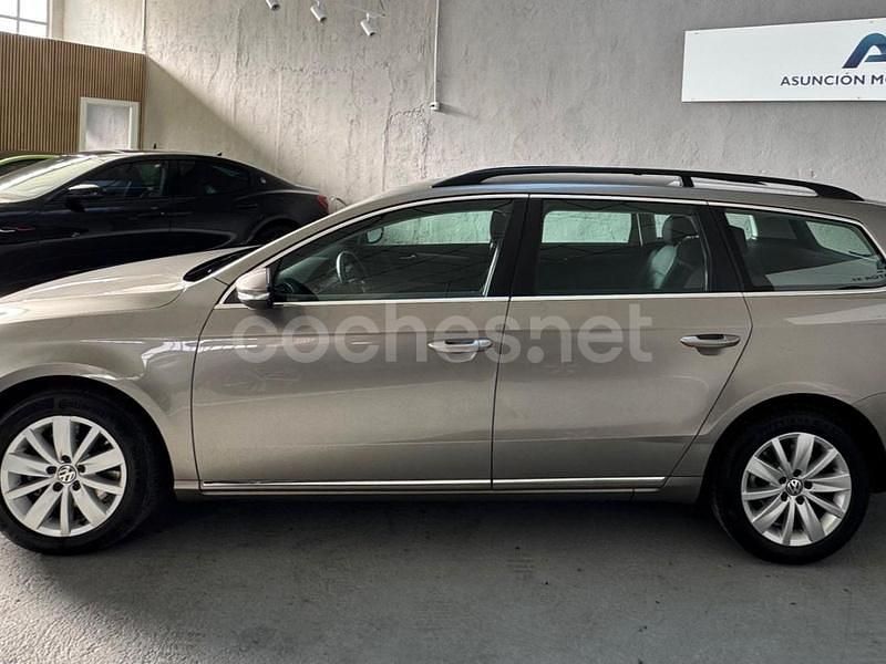 Usado VW Passat Advance 140 CV (102 kW) 2012 Gris / plata Berlina