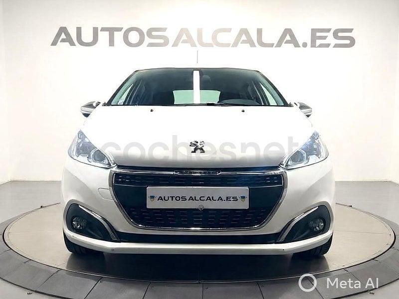 Usado Peugeot 208 Signature Sky 82 CV (60 kW) 2019 Blanco Utilitario