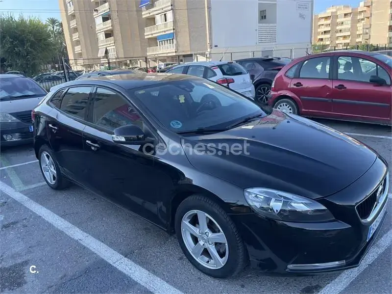 Usado Volvo V40 Inscription 120 CV (88 kW) 2017 Negro Berlina