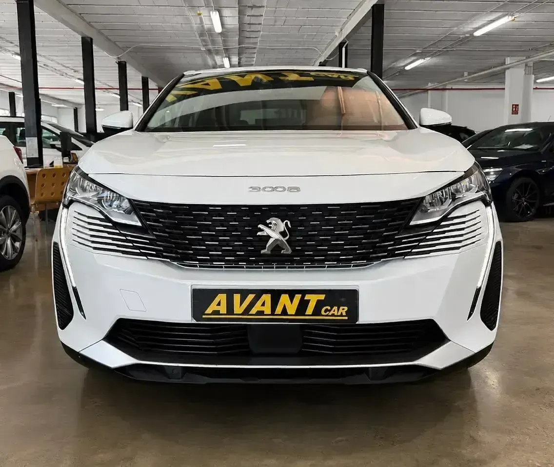 Usado Peugeot 3008 Active 130 CV (95 kW) 2021 Blanco SUV