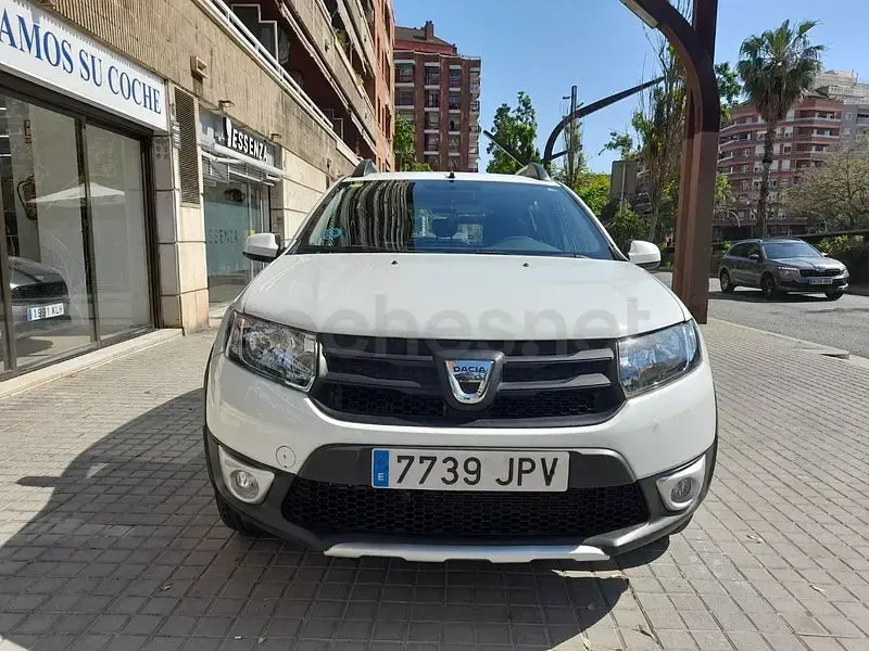 Używany Dacia Sandero Stepway 90 KM (66 kW) 2016 Biały Sedan/Limuzyna