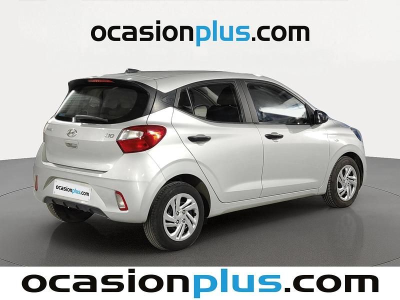Usado Hyundai i10 67 CV (49 kW) 2022 Gris plata Utilitario