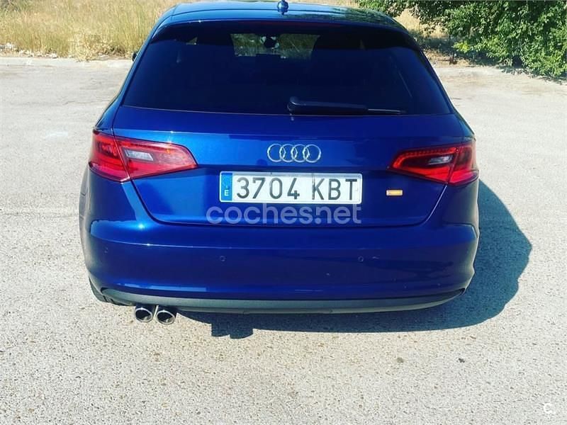 Usado Audi A3 Attraction 150 CV (110 kW) 2014 Azul Berlina