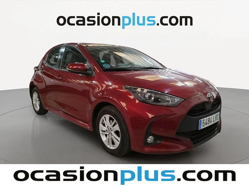 Usado Toyota Yaris Edition 125 CV (91 kW) 2021 Rojo Utilitario