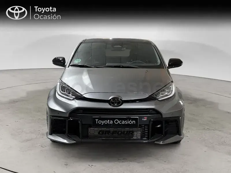 Usado Toyota Yaris 276 CV (202 kW) 2024 Gris / plata Utilitario