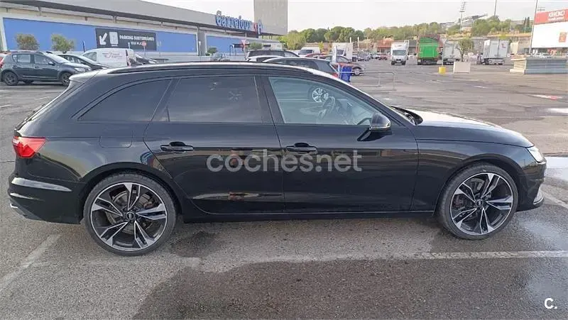 Usado Audi A4 163 CV (119 kW) 2019 Negro Familiar
