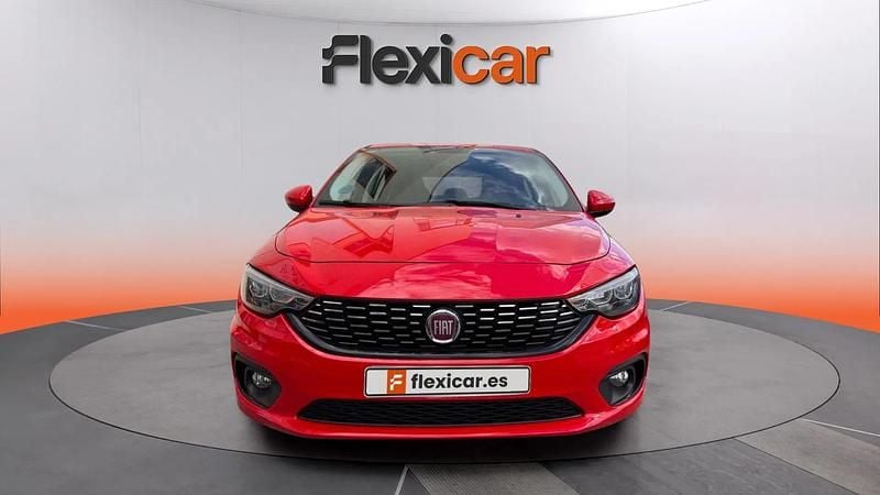 Usado Fiat Tipo Lounge 95 CV (69 kW) 2020 Rojo Familiar
