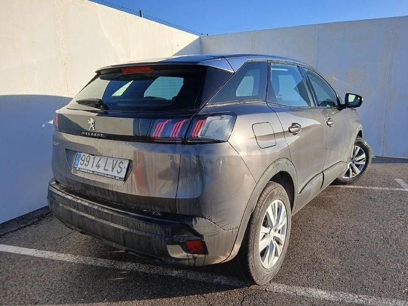 Usado Peugeot 3008 Active 130 CV (95 kW) 2022 Gris / plata SUV