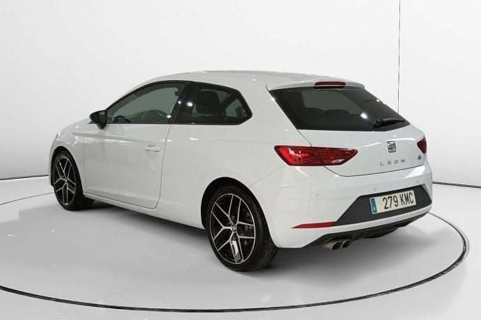 Usado Seat Leon FR 125 CV (91 kW) 2018 Utilitario