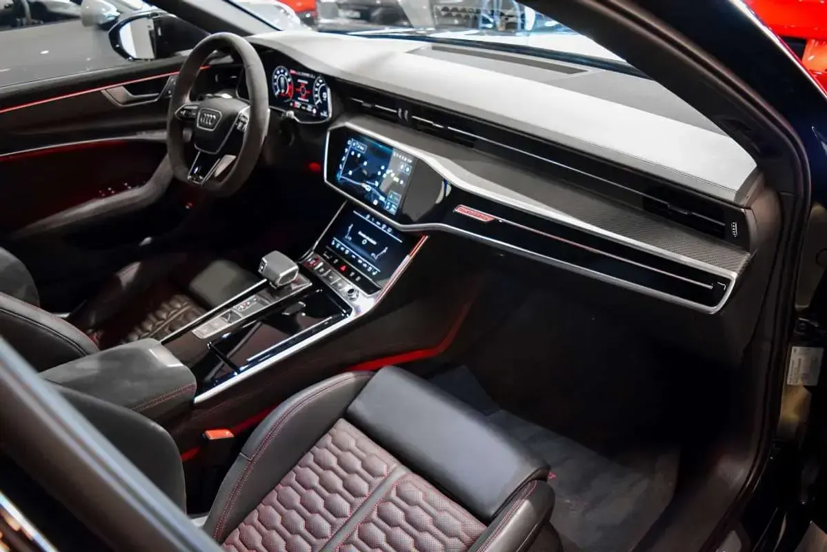 Używany Audi RS6 Performance 630 KM (463 kW) 2023 Czarny Kombi