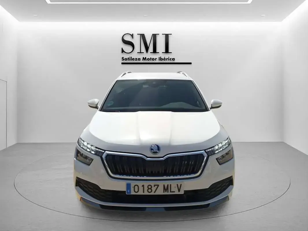 Usado Skoda Kamiq Ambition 110 CV (80 kW) 2023 Blanco SUV