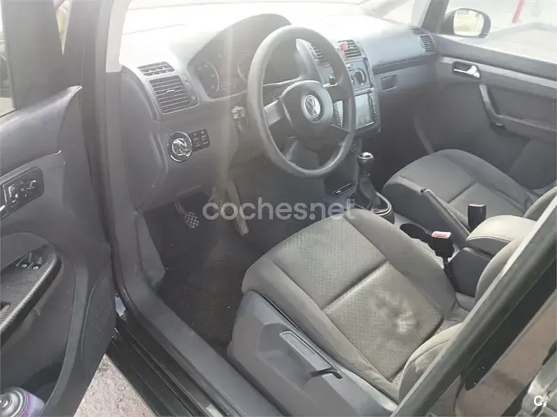 Usado VW Touran Edition 105 CV (77 kW) 2005 Negro Monovolumen