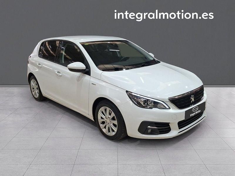 Usado Peugeot 308 Active 130 CV (95 kW) 2021 Blanco