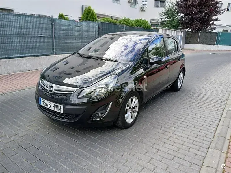 Usado Opel Corsa Selective 85 CV (62 kW) 2014 Negro Utilitario