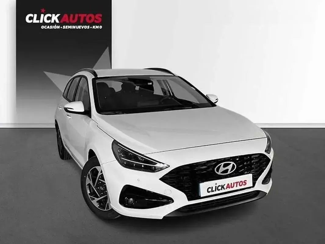 Usado Hyundai i30 101 CV (74 kW) 2024 Blanco Familiar