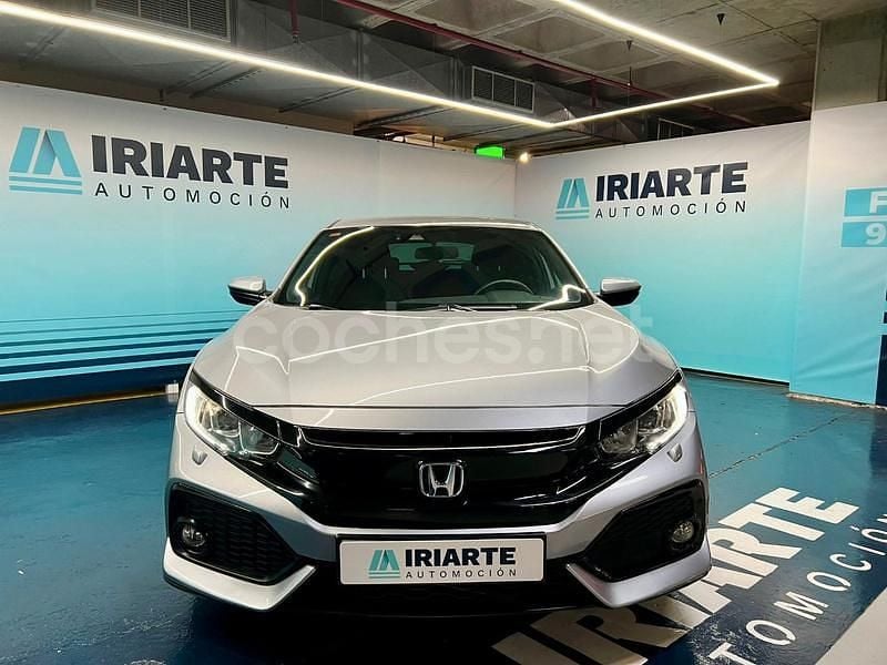Usado Honda Civic Executive 129 CV (94 kW) 2018 Gris / plata Berlina