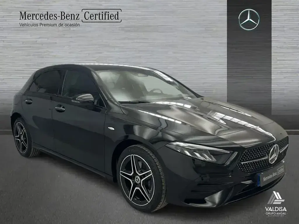 Usado Mercedes A250 AMG line 218 CV (160 kW) 2025 Negro Berlina