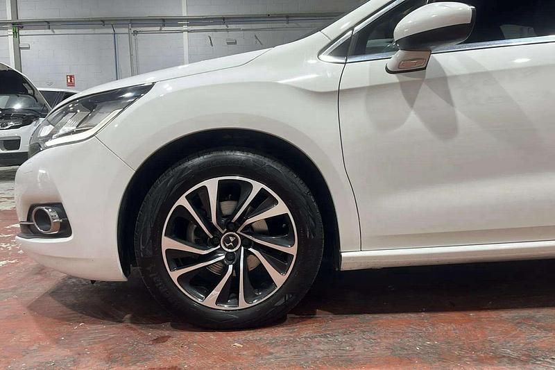 Usado DS Automobiles DS4 Crossback 131 CV (96 kW) 2017 Blanco SUV