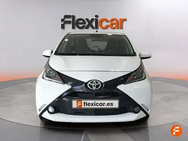 Usado Toyota Aygo X-cite 69 CV (50 kW) 2017 Blanco Utilitario