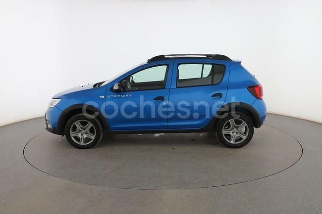 Usado Dacia Sandero Essentiel 90 CV (66 kW) 2019 Azul Utilitario