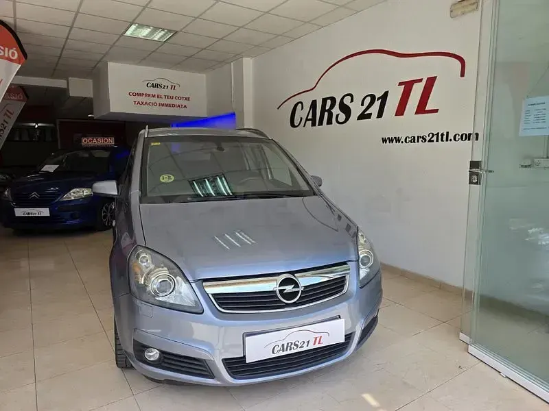 Usado Opel Zafira Cosmo 150 CV (110 kW) 2006 Gris / plata Monovolumen