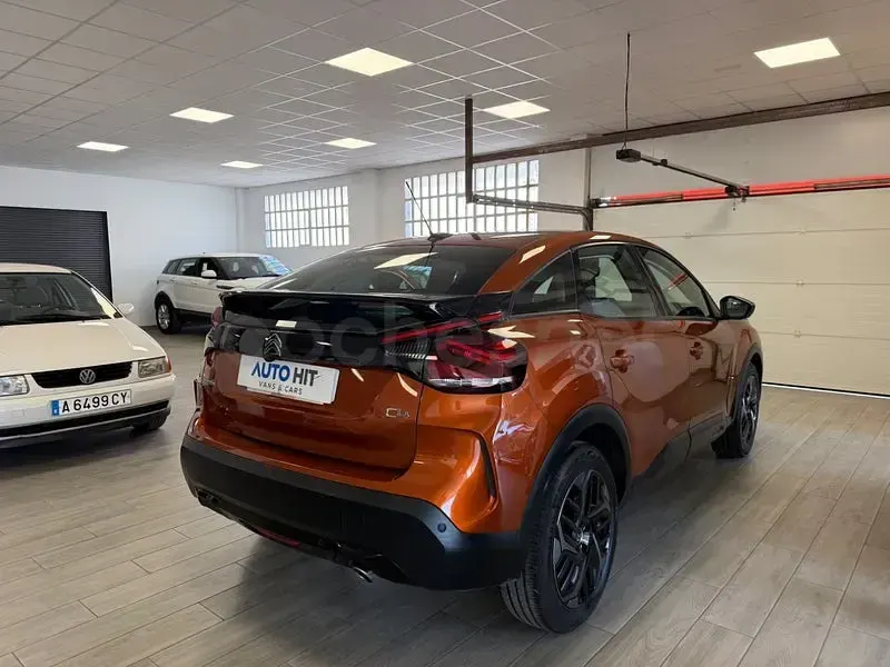 Usado Citroën C4 Feel 110 CV (80 kW) 2021 Naranja Berlina