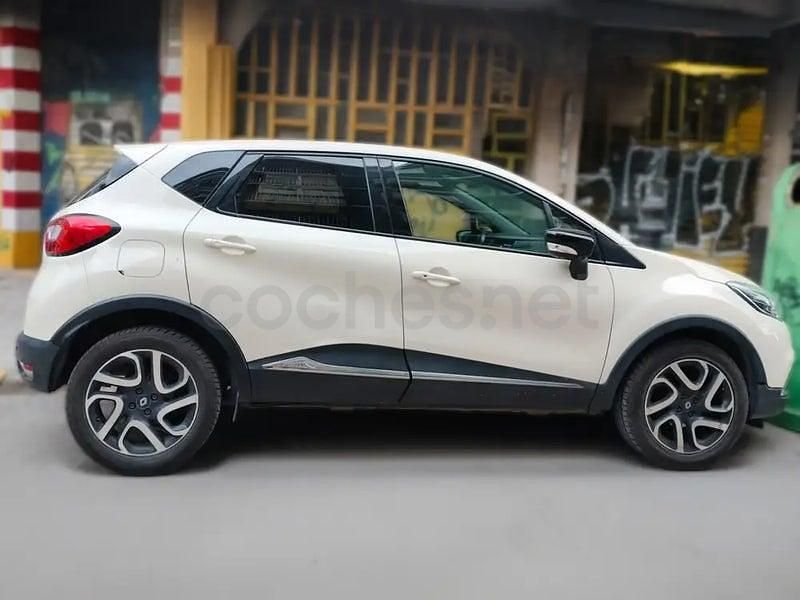 Usado Renault Captur Zen 90 HP (66 kW) 2016 Castanho SUV