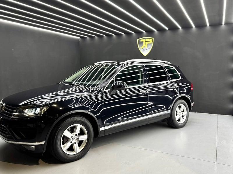 Käytetty VW Touareg Terrain Tech 262 HP (192 kW) 2016 Musta Katumaasturi