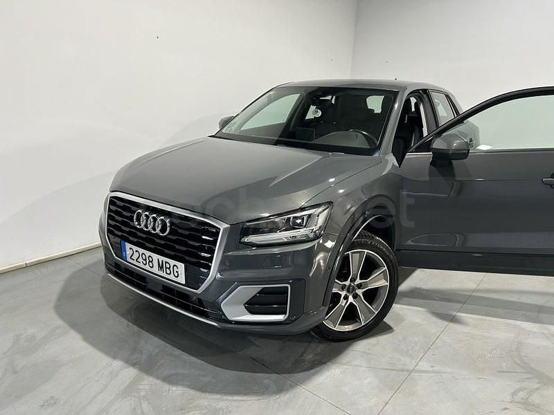 Usado Audi Q2 Sport 116 CV (85 kW) 2017 Gris / plata SUV