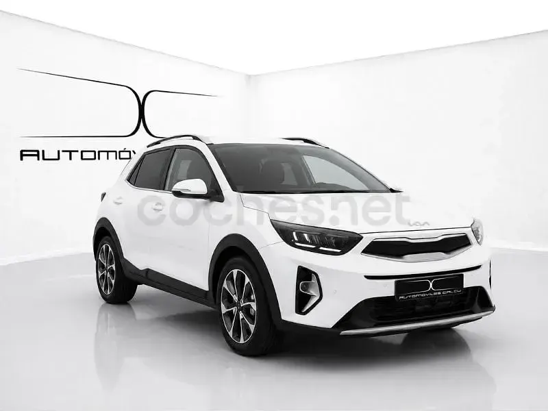 Usado Kia Stonic Style 100 CV (73 kW) 2025 Blanco SUV