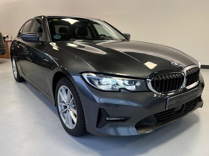 Usado BMW 320 Comfort Edition 184 CV (135 kW) 2020 Gris / plata Berlina