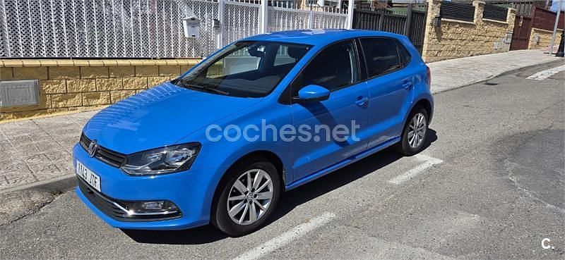Usado VW Polo Advance 90 CV (66 kW) 2016 Azul Berlina