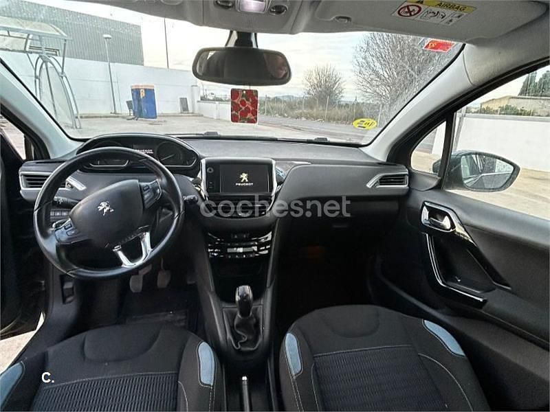 Usado Peugeot 208 Active 92 CV (67 kW) 2015 Gris / plata Utilitario