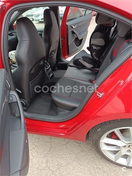 Usado Skoda Octavia RS 184 CV (135 kW) 2015 Rojo Utilitario