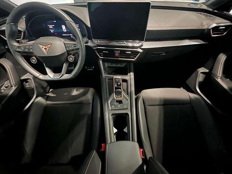 Usado Cupra Leon 204 CV (150 kW) 2024 Gris / plata Familiar