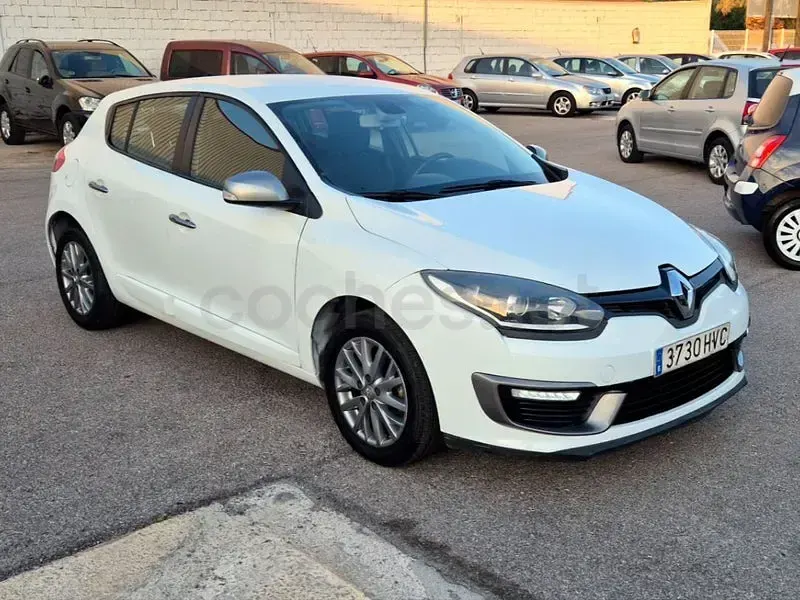 Usado Renault Mégane III Dynamique 115 CV (84 kW) 2013 Blanco Berlina