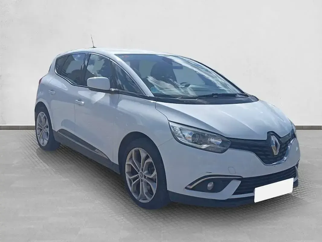 Usado Renault Scenic E-Tech Intens 131 CV (96 kW) 2017 Blanco Monovolumen