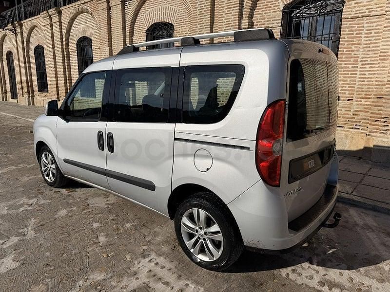 Usado Opel Combo Expression 90 CV (66 kW) 2016 Gris / plata Monovolumen