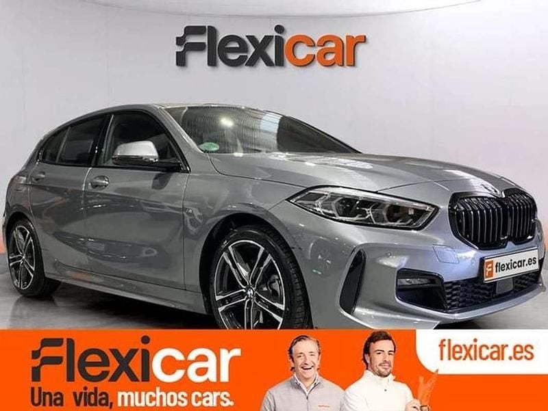 Gris Usado 2024 BMW 118 Utilitario | 25.490 € (Precio justo) - Imagen 1/4