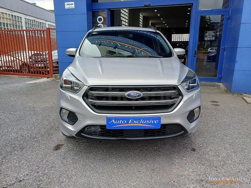 Usado Ford Kuga ST-Line 150 CV (110 kW) 2018 Gris / plata SUV