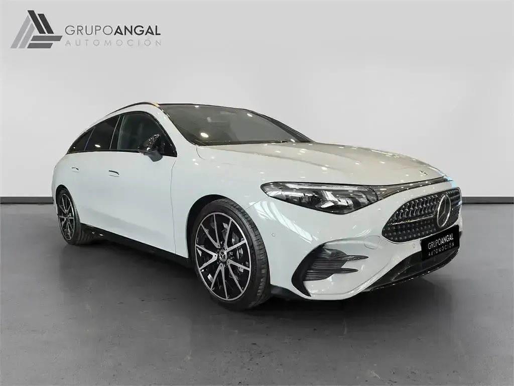 Nuevo Mercedes CLA180 136 CV (100 kW) 2026 Gris Familiar