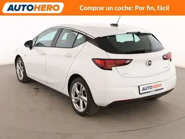 Usado Opel Astra Dynamic 125 CV (91 kW) 2016 Blanco Berlina