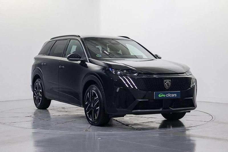 Usado Peugeot 5008 Allure 136 CV (100 kW) 2025 Negro SUV
