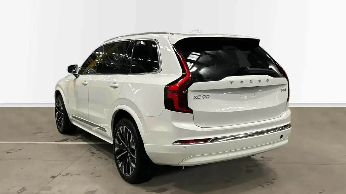 Usado Volvo XC90 Plus 250 CV (183 kW) 2025 Gris SUV